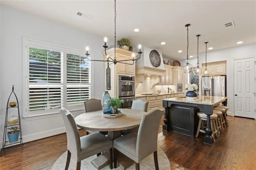 855 Blackwood Drive