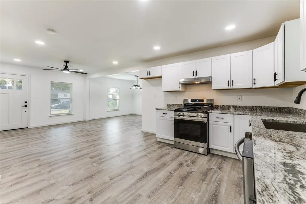 3025 Dahlia Drive