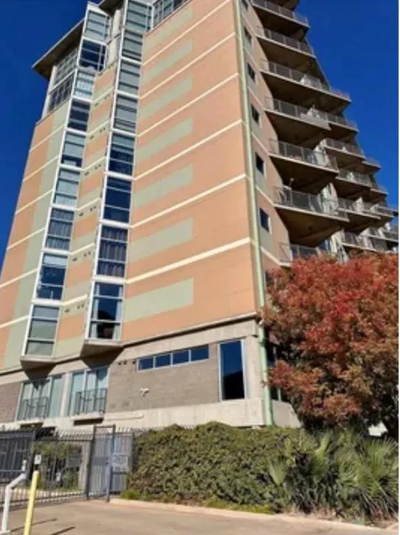 1001 Belleview Street, #201