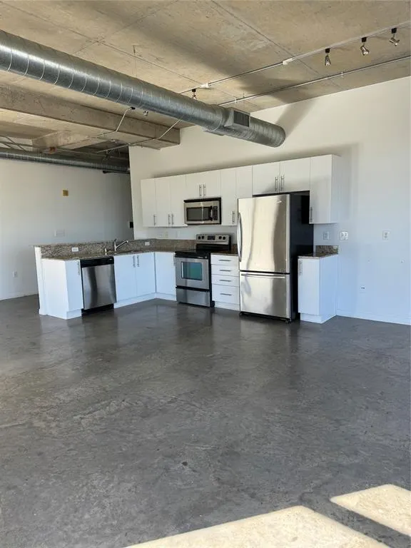 1001 Belleview Street, #201