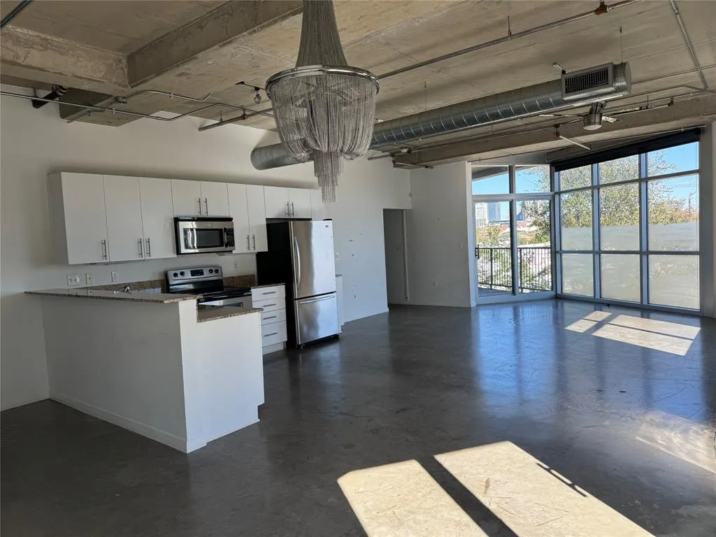 1001 Belleview Street, #201
