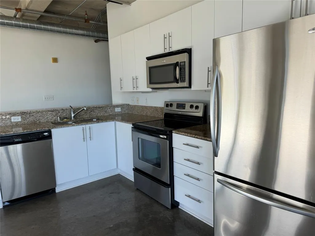 1001 Belleview Street, #201