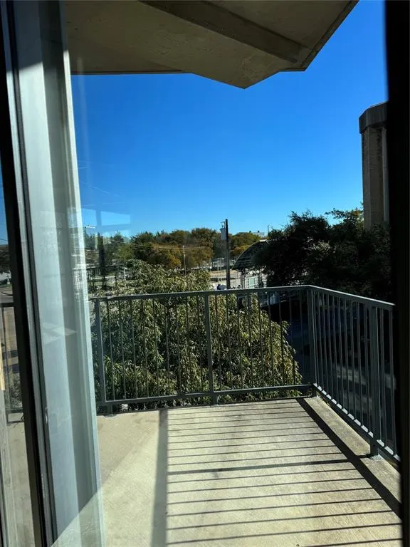 1001 Belleview Street, #201
