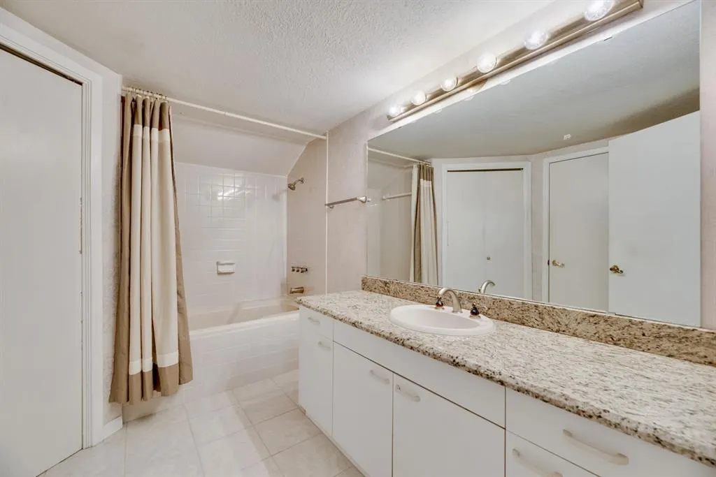 3235 Cole Avenue, #55