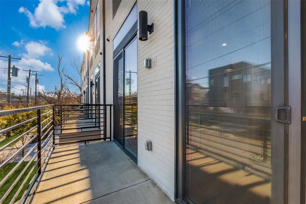 4426 Cabell Drive, #1304