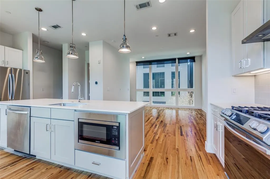 4426 Cabell Drive, #1304