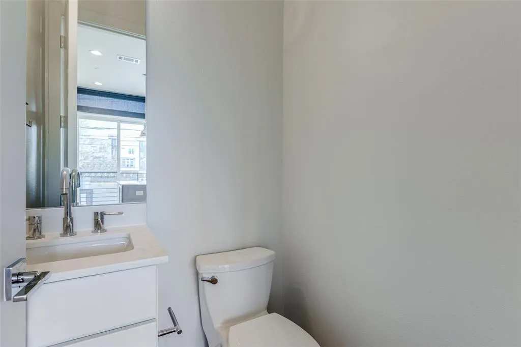 4426 Cabell Drive, #1304