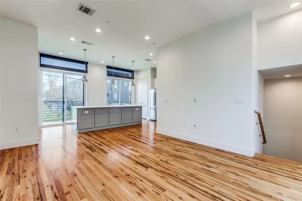 4426 Cabell Drive, #1304