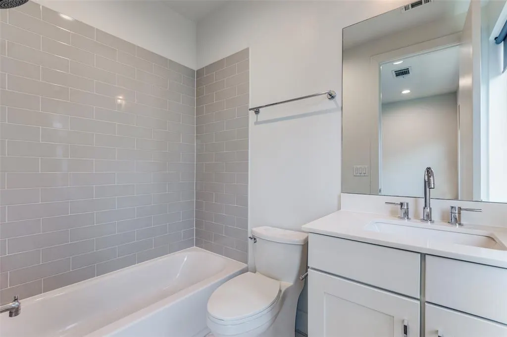 4426 Cabell Drive, #1304