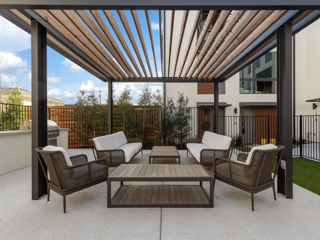 4426 Cabell Drive, #1304