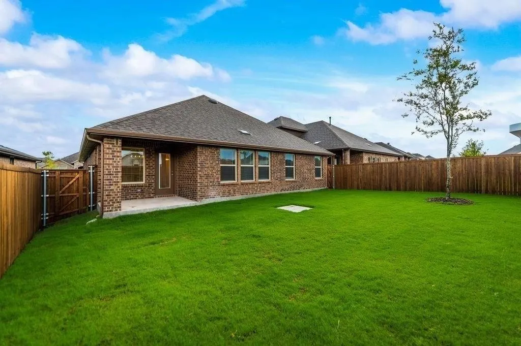 937 Royal Lane