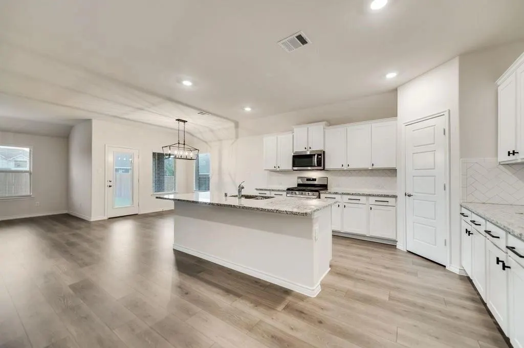 937 Royal Lane
