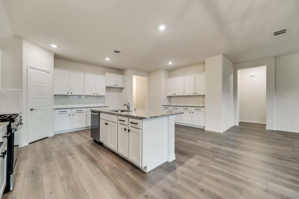 937 Royal Lane