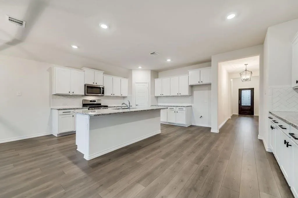 937 Royal Lane