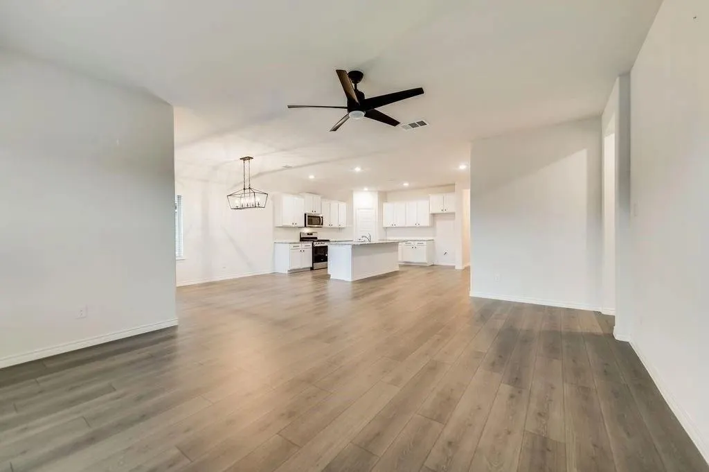 937 Royal Lane