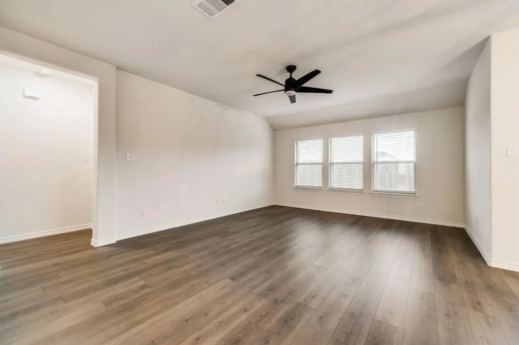 937 Royal Lane