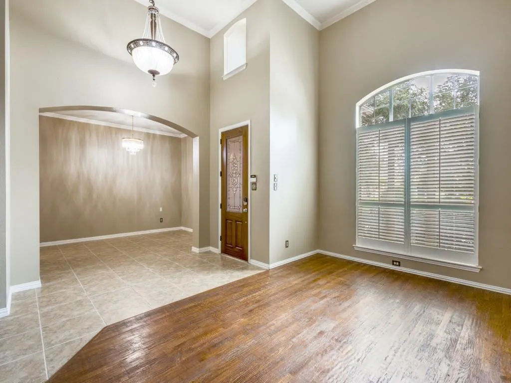 2817 Pioneer Drive