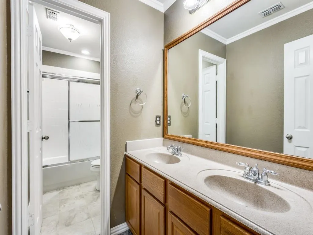 2817 Pioneer Drive
