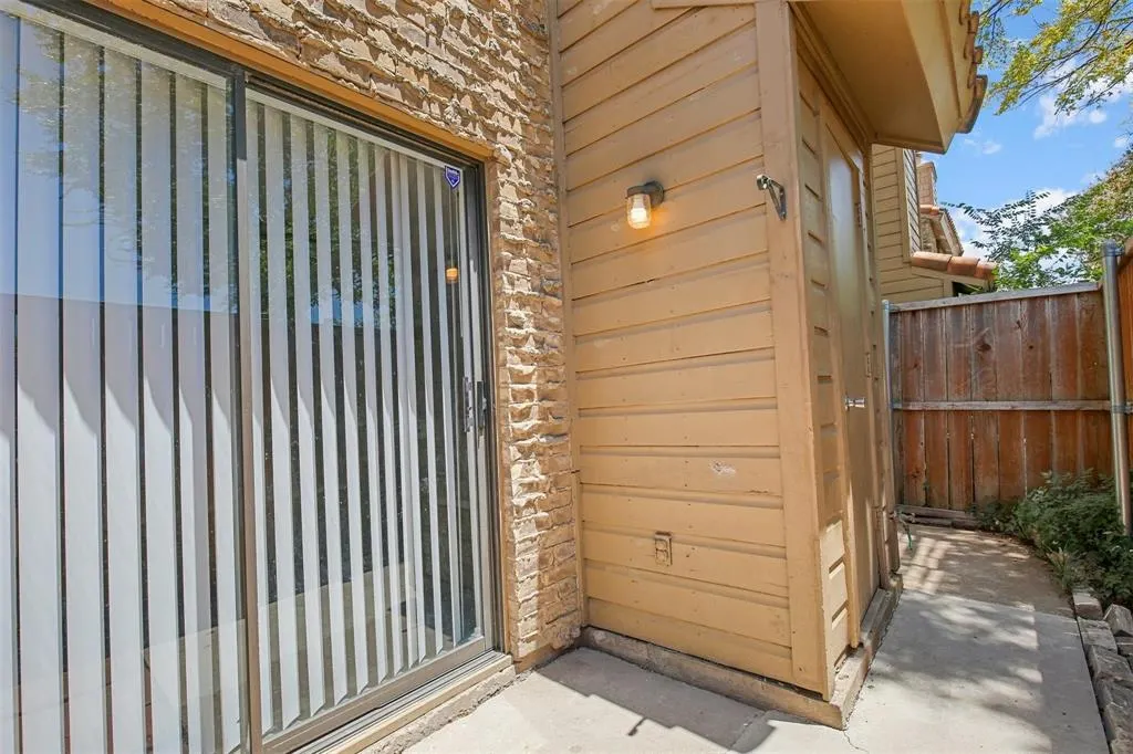 333 Melrose Drive, #27D