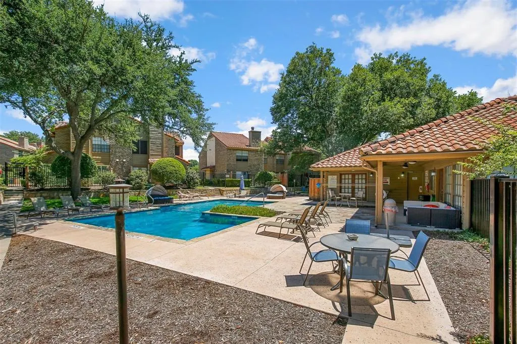 333 Melrose Drive, #27D