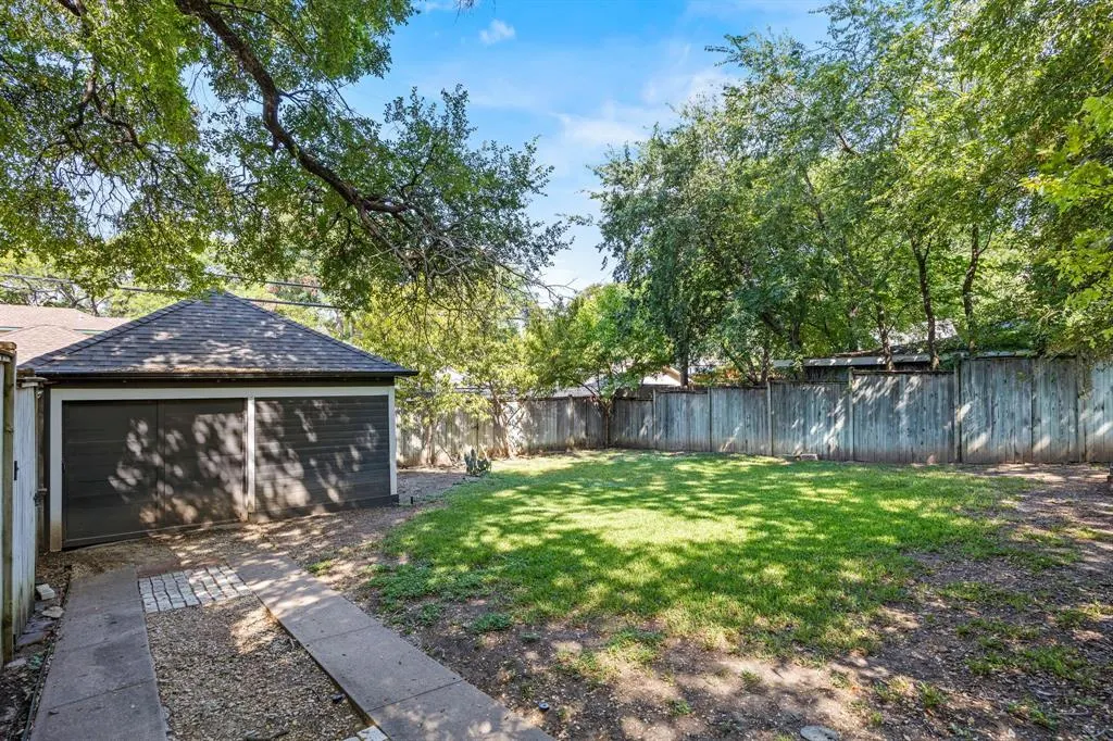1007 N Windomere Avenue
