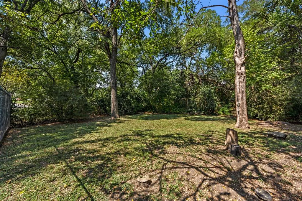 1503 E Lakeview Drive