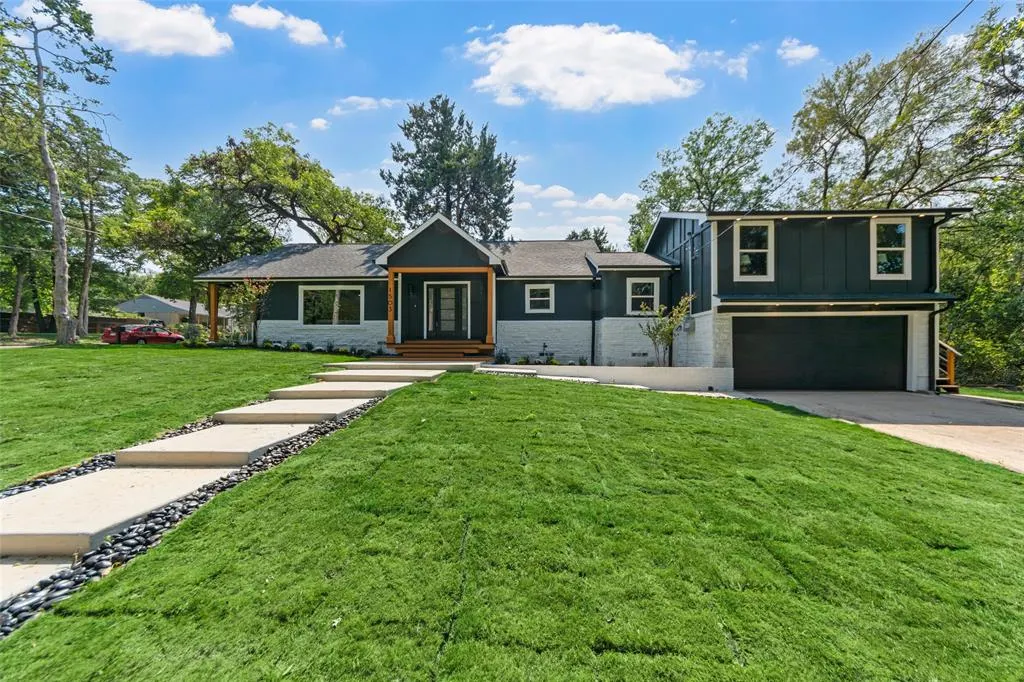 1503 E Lakeview Drive