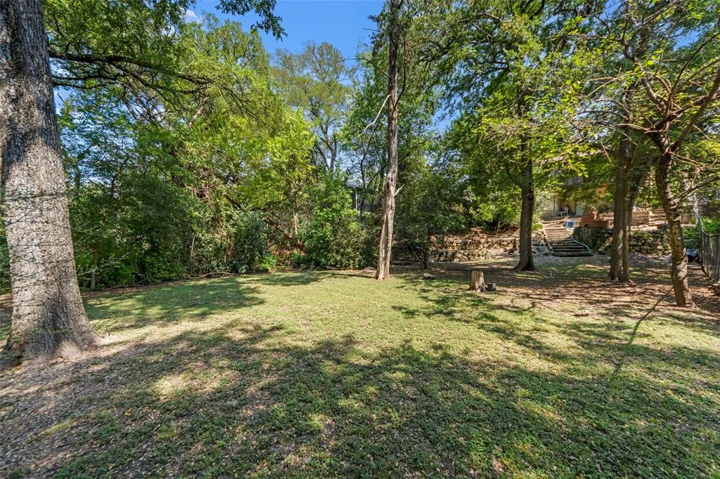 1503 E Lakeview Drive