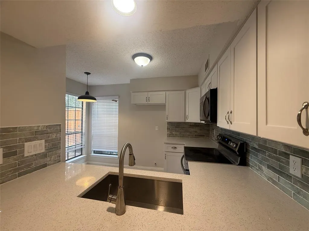 333 Melrose Drive, #5B
