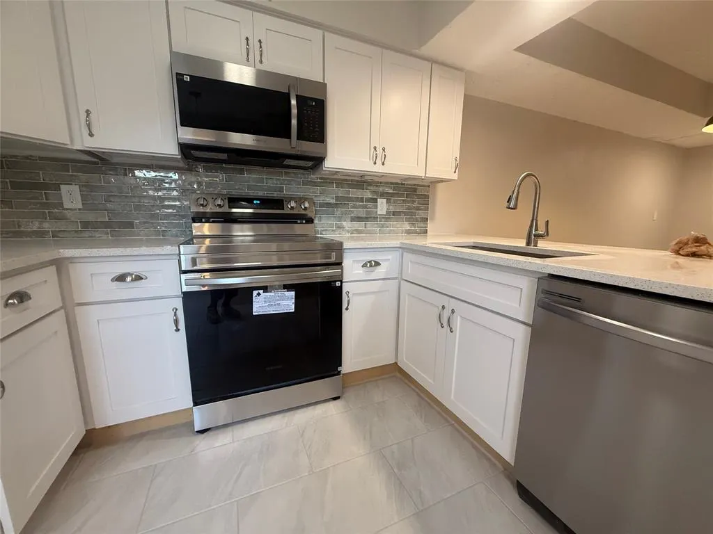 333 Melrose Drive, #5B