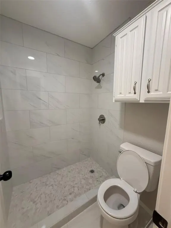 333 Melrose Drive, #5B