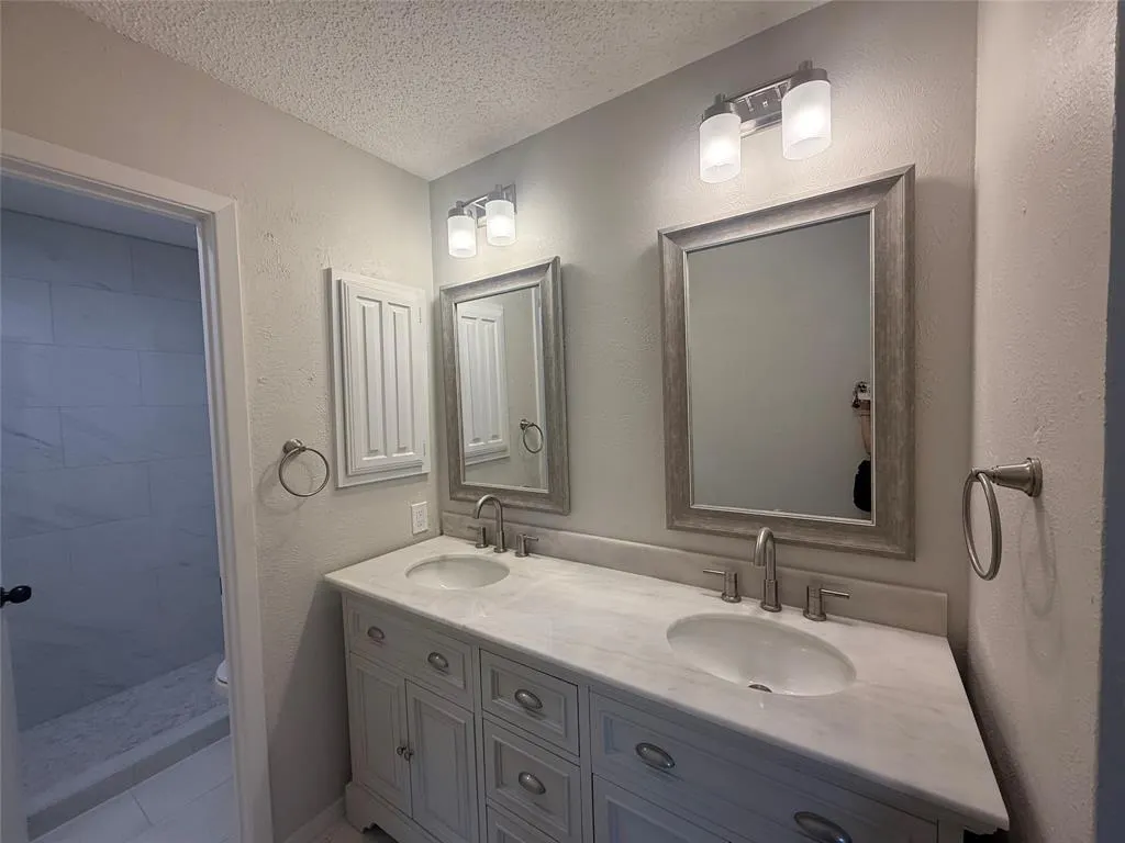 333 Melrose Drive, #5B