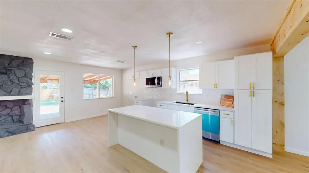 2534 N Saint Augustine Drive