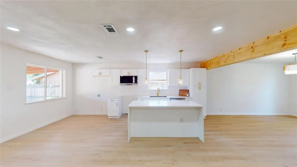 2534 N Saint Augustine Drive