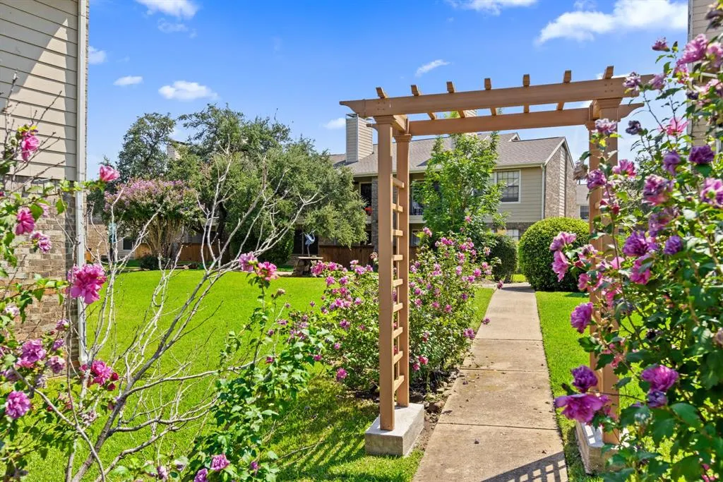 4748 Old Bent Tree Lane, #301