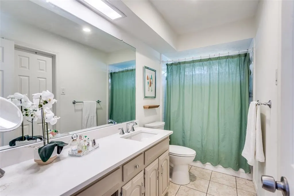 1704 Serenade Lane