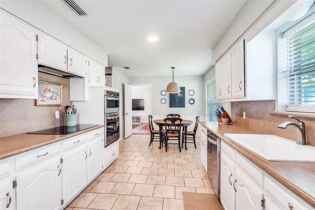 1704 Serenade Lane