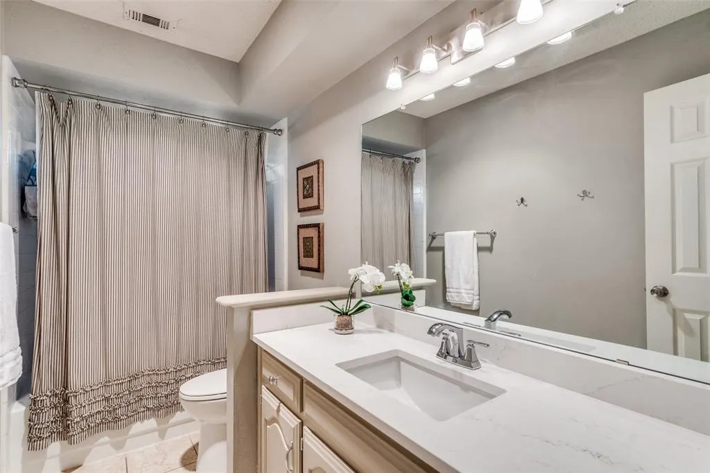 1704 Serenade Lane