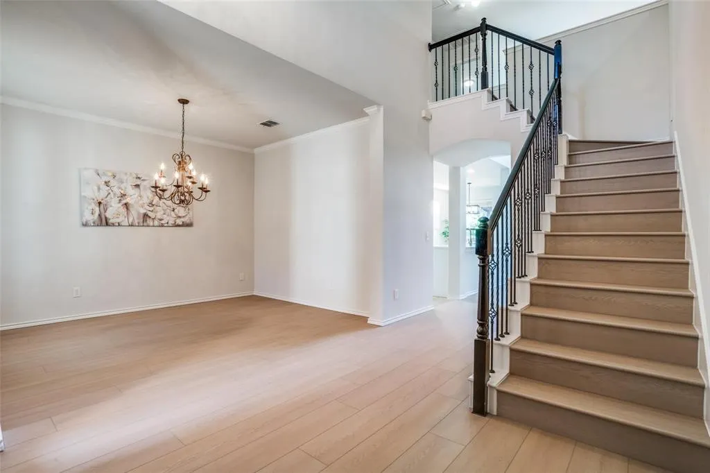 2469 Sleepy Hollow Trail