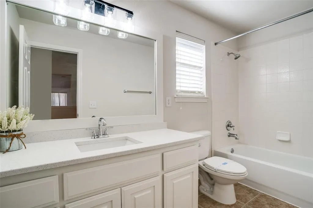 2469 Sleepy Hollow Trail