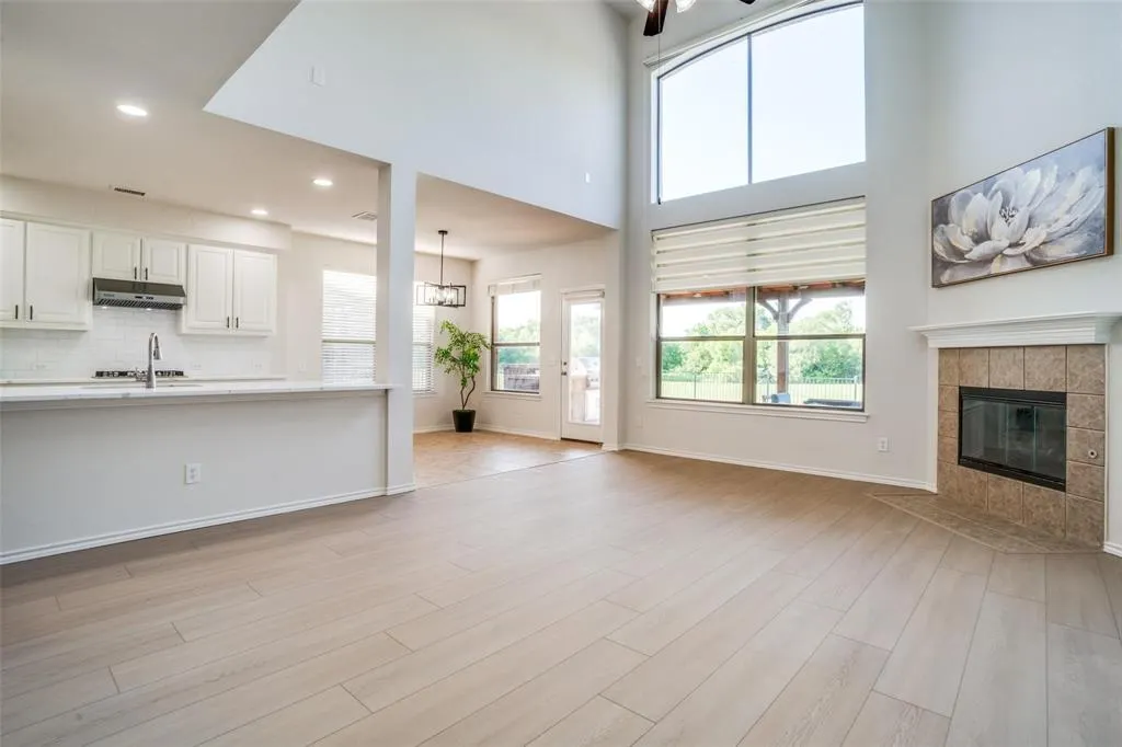 2469 Sleepy Hollow Trail