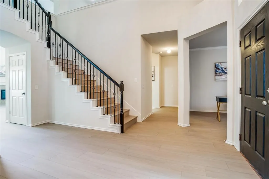 2469 Sleepy Hollow Trail