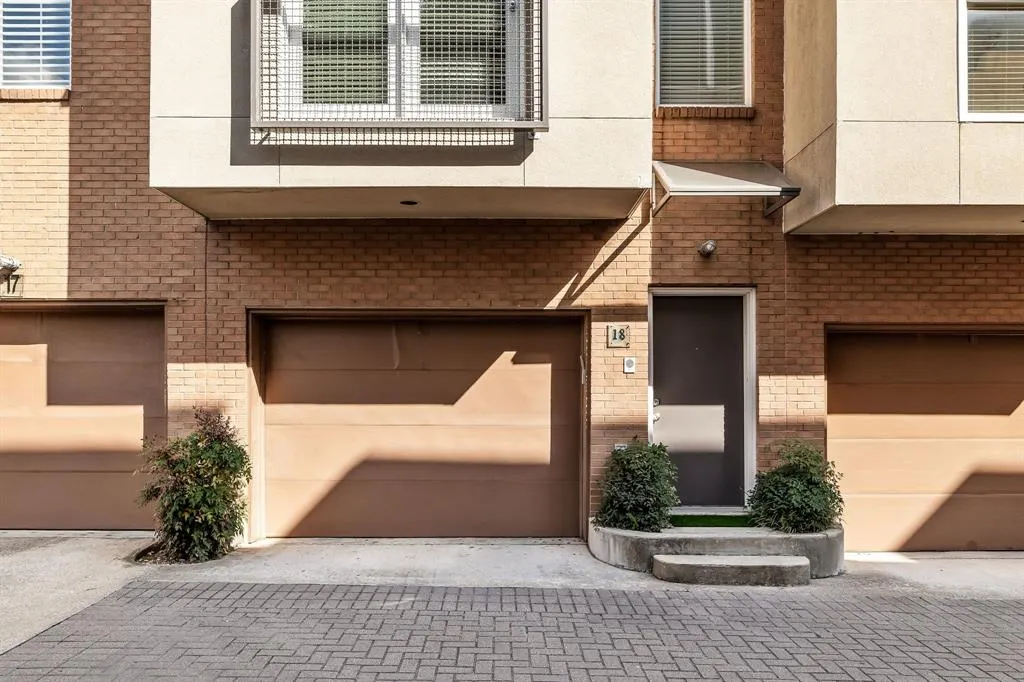 4310 Buena Vista Street, #18
