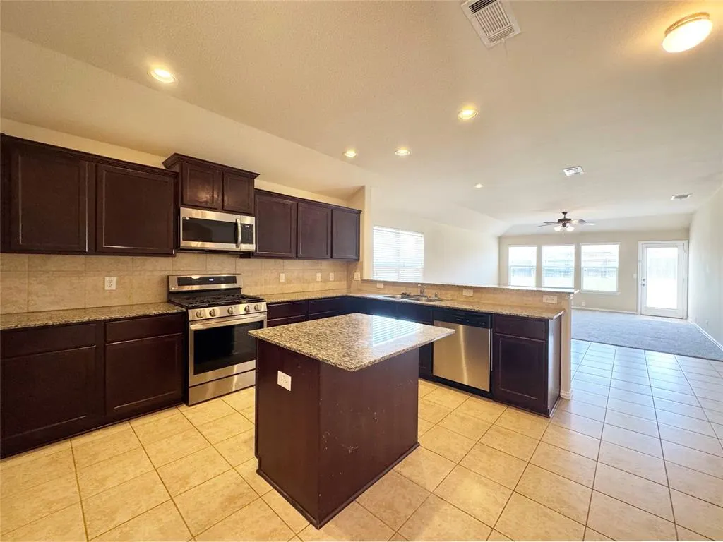 1809 Sparrow Lane
