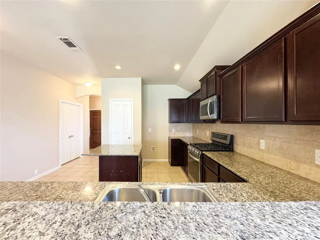 1809 Sparrow Lane