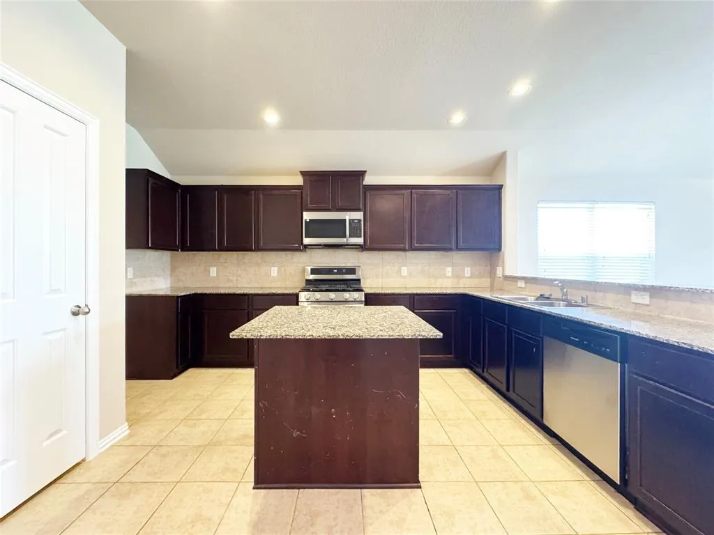 1809 Sparrow Lane