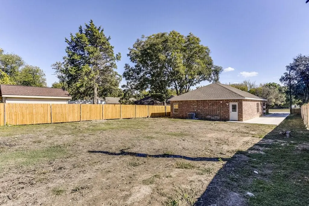 1639 Adelaide Drive