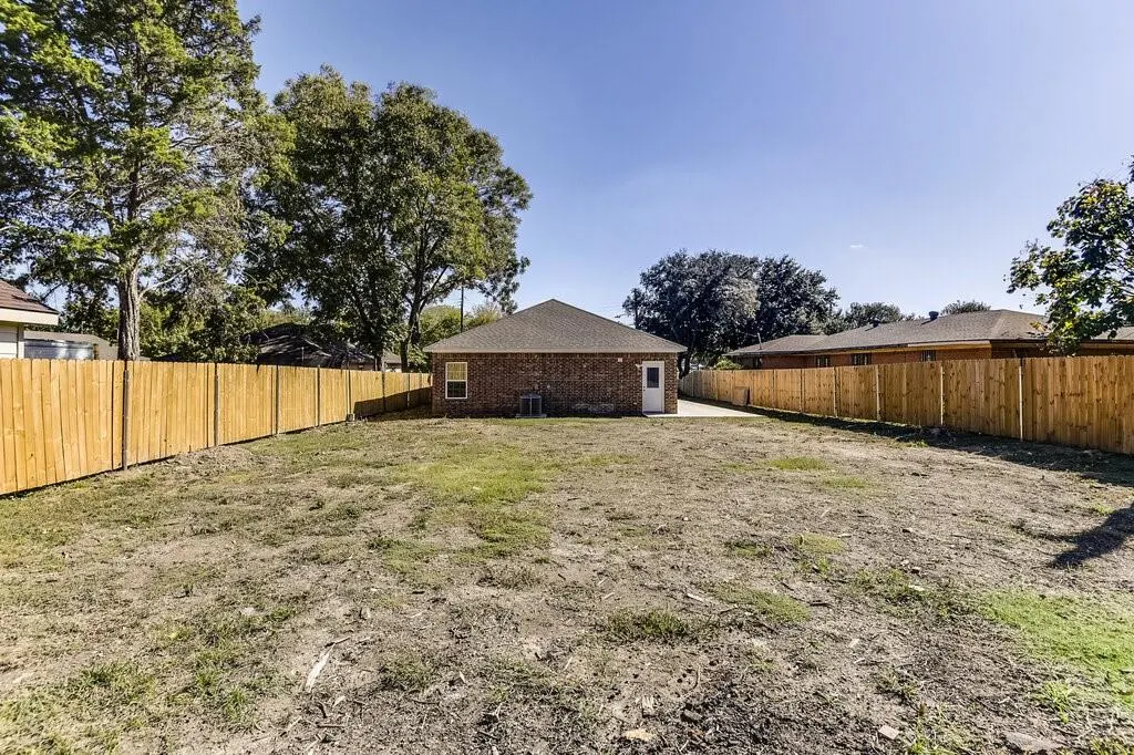 1639 Adelaide Drive