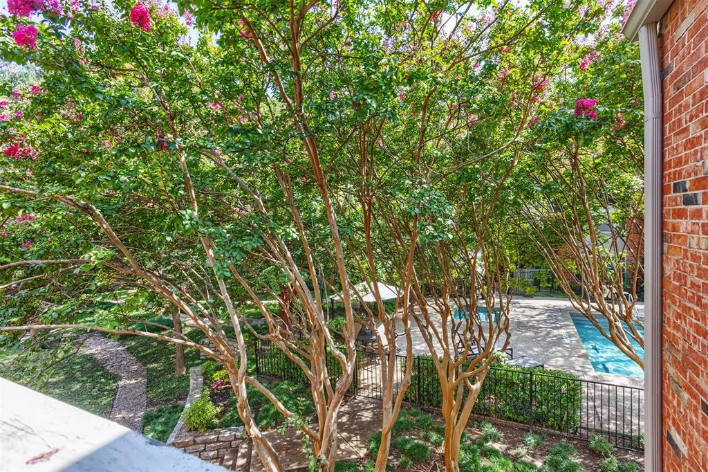 12660 Hillcrest Road, #8201