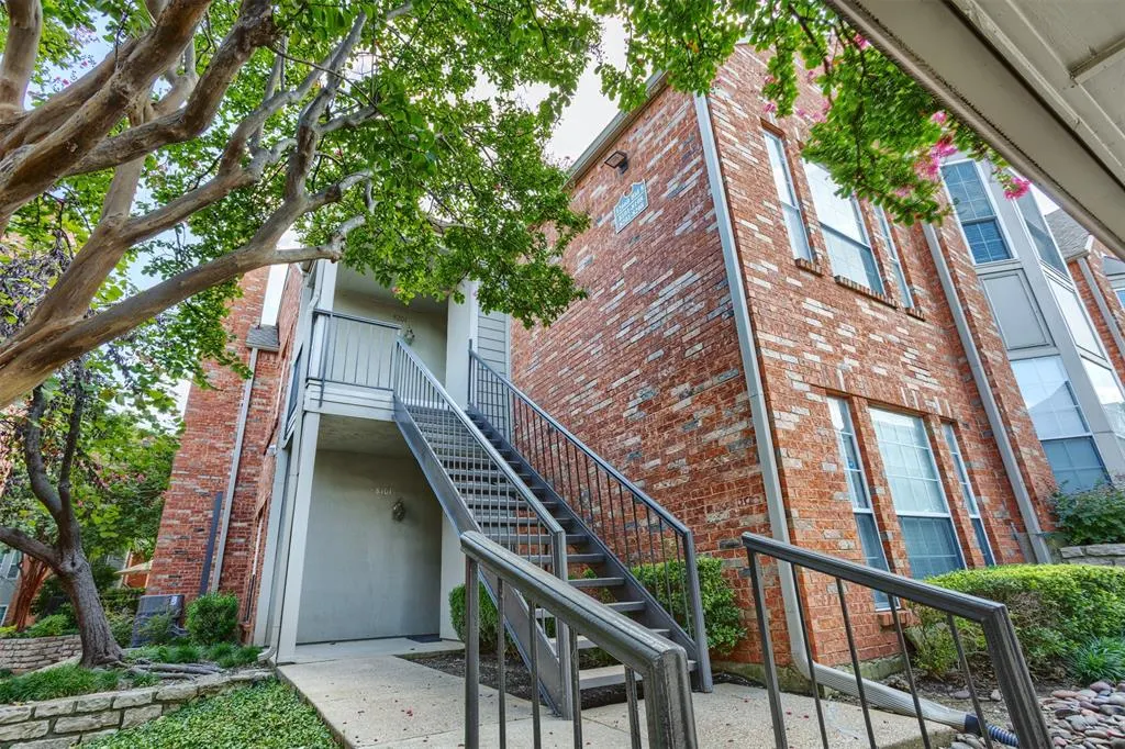 12660 Hillcrest Road, #8201